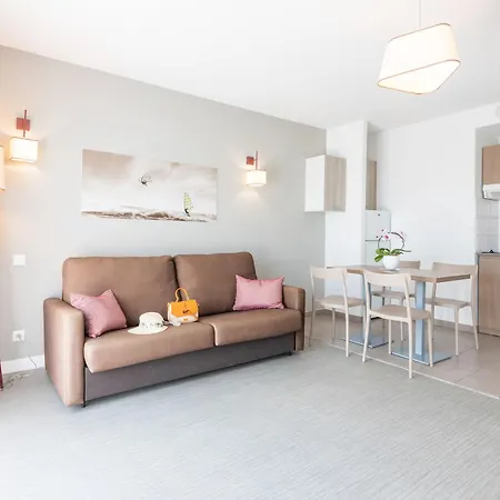 Comfort Cannes Отель Мандельё-ла-Напуль